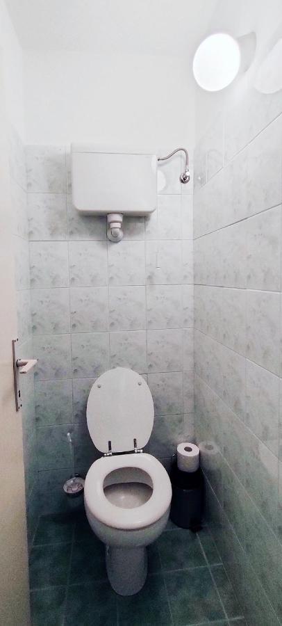 Corner Tower // Prijetno Stanovanje Za 4 Osebe + Free Parking Любляна Екстер'єр фото